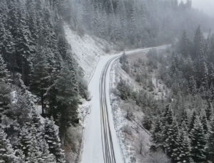 Ilgaz Dağı’nda Kar ve Sis: Beyaz Örtü Havadan Görüntülendi