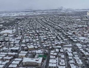 Erzincan ve Ağrı’da Kar Yağışı Etkili Oldu, Kentler Beyaza Büründü