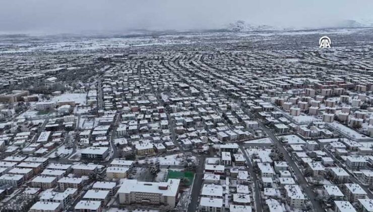 Erzincan ve Ağrı’da Kar Yağışı Etkili Oldu, Kentler Beyaza Büründü