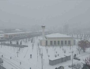Gaziantep ve Çevre İllerde Kar Etkili Oluyor