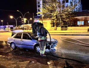 Hatay’da Seyir Halindeki Otomobilde Yangın Çıktı