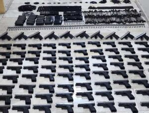 Erzin’de 90 Ruhsatsız Tabanca Ele Geçirildi: 1 Tutuklama