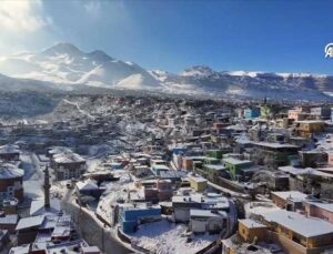 Kayseri’nin “Renkli Evleri” Karla Kartpostallık Görünüme Büründü