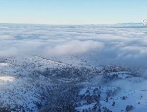 Samsun’da Kar Altındaki Dürtmen Dağı’nda Oluşan Sis Dronla Görüntülendi