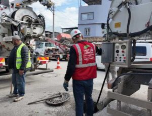 İskenderun’da Mazgallar Temizlendi: 63 Kilometrelik Hatta Bakım