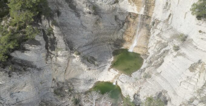 Adana’da Şarlayan Şelalesi yağışlarla yeniden akmaya başladı