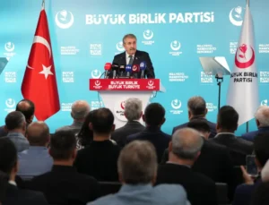 Destici’den BBP teşkilatlarına Türk bayrağı talimatı
