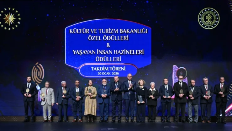 Erdoğan: “Sanat, milli kültür ve kimliğin taşıyıcı kolonudur”