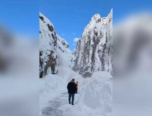 Hakkari’de Çığın Düşme Anı Cep Telefonu Kamerasında