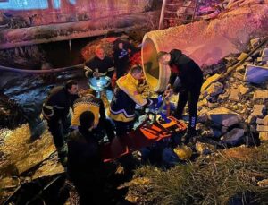 Antakya’da Minibüsle Çarpışan Motosikletteki 2 Kişi Yaralandı