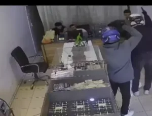 Kırıkhan’da Kuyumcudaki Silahlı Soygun Güvenlik Kamerasında