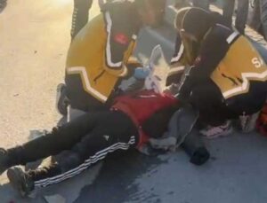 Samandağ’da Kepçeyle Çarpışan Motosikletin Sürücüsü Yaralandı