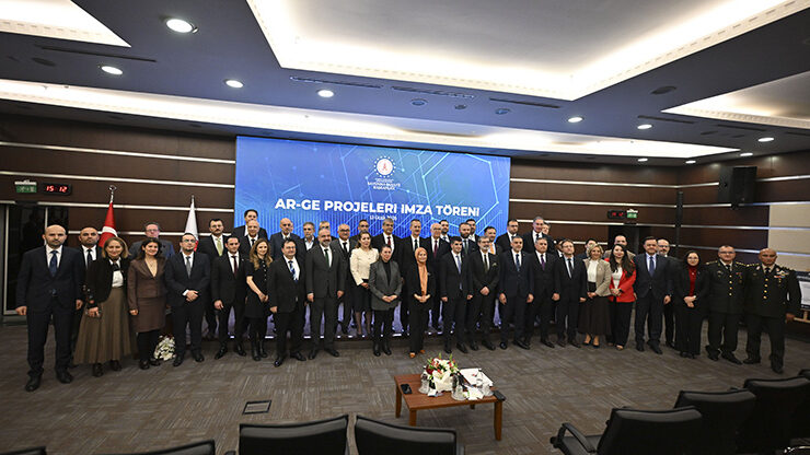 Savunma sanayisinde 14 yeni AR-GE projesi için imzalar atıldı