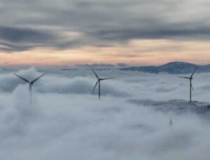 Sertavul Geçidi’nde Kar ve Sis Havadan Görüntülendi