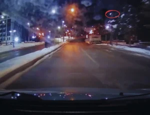 Malatya’da Gökyüzünde Süzülen Parlak Işık Görüldü