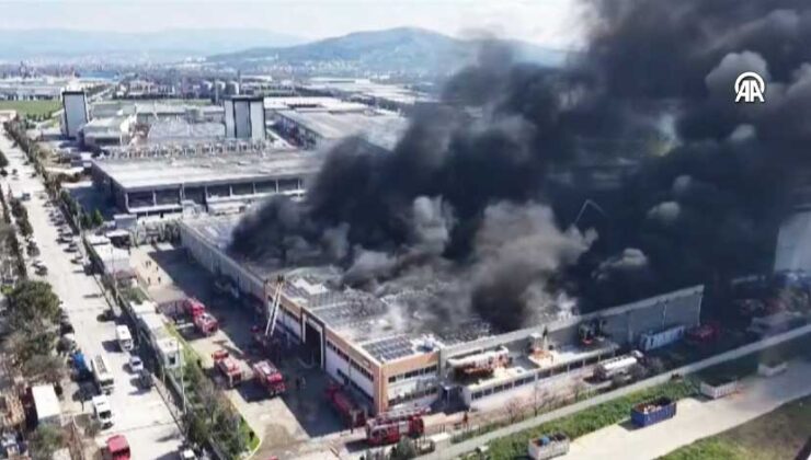 Manisa Akhisar’da Şekerleme Fabrikasında Yangın