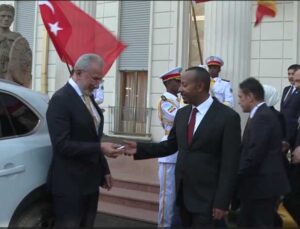 Erdoğan, Abiy Ahmed’e Pamukkale beyazı Togg hediye etti