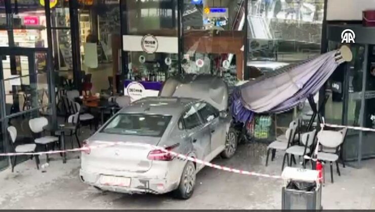 Tekirdağ Çorlu’da otomobil alışveriş merkezine girdi