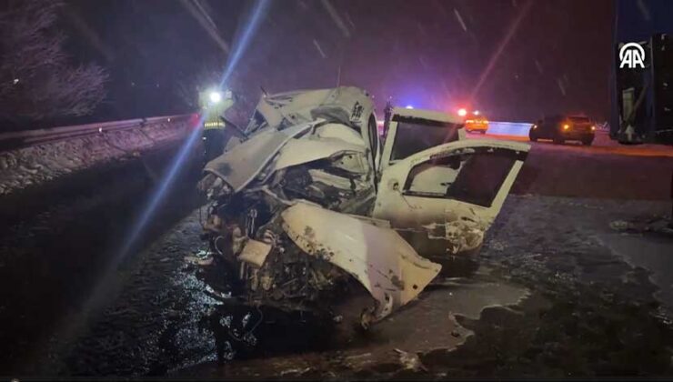 Erzurum’da tırla çarpışan SUV araçtaki 4 kişi hayatını kaybetti