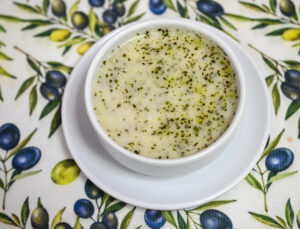 Hatay’ın Coğrafi İşaret Tescilli Lezzetlerinden Tuzlu Yoğurt Çorbası Sofraların Vazgeçilmezi