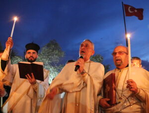 Hatay’da Paskalya Ayini St. Pierre Kilisesi’nde Gerçekleştirildi