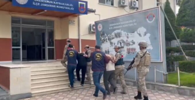 Hatay İskenderun’da anne ve oğul cinayetinde 2 zanlı tutuklandı