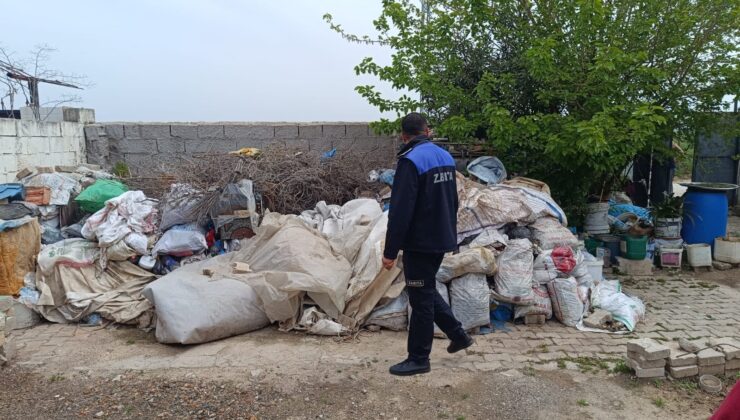 Reyhanlı’da Bir Evden 6 Kamyon Çöp Çıkarıldı