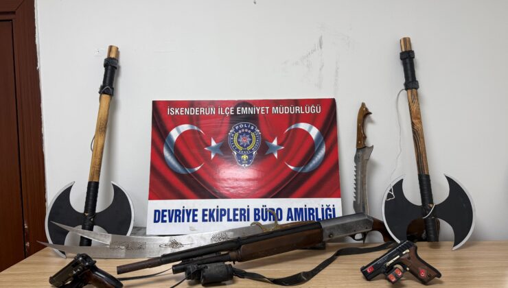 İskenderun’da Balkonuna Silah Asan Şüpheli Yakalandı