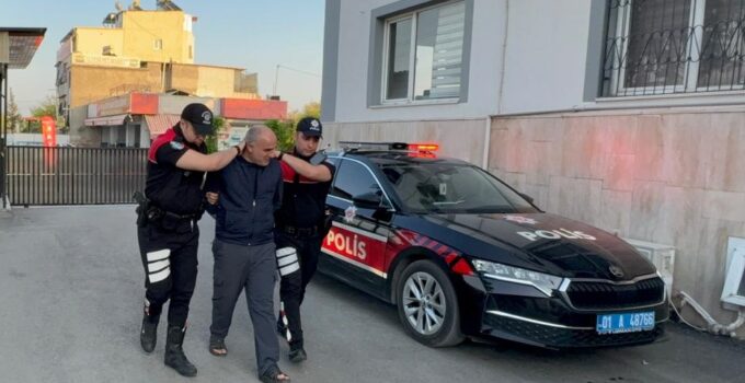 Adana’da sahipsiz köpeğe şiddet uygulayan şüpheli gözaltına alındı