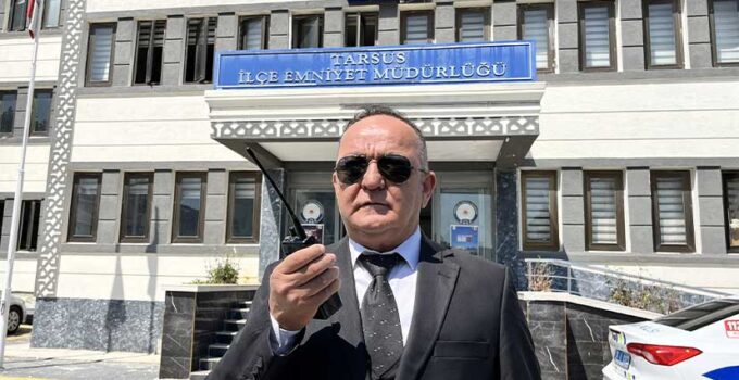 30 Yıllık Polis Memuru Telsiz Anonsuyla Emekli Oldu