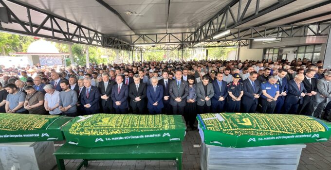 Mersin’de silahlı saldırılarda hayatını kaybeden 5 kişi son yolculuğuna uğurlandı