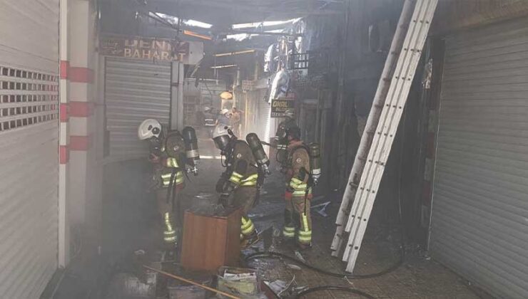 Dörtyol’daki Pasaj Yangınında 3 İş Yeri Zarar Gördü