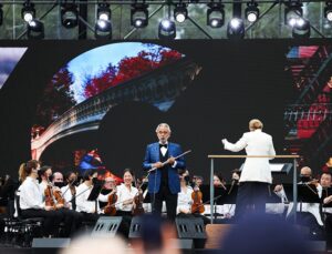 Andrea Bocelli İstanbul’da Unutulmaz Bir Konser Verdi