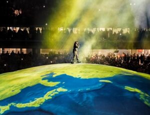 Kanye West İstanbul’da 118 Bin Kişiye Konser Verdi