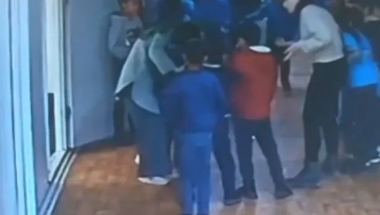 İskenderun’da Öğrenciyi Heimlich Manevrasıyla Kurtardılar