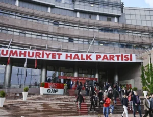 CHP Kurultay Kararı Sonrası Partililer Genel Merkezde