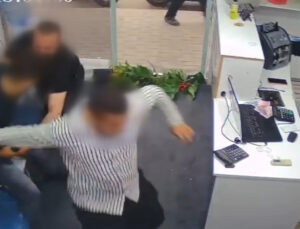 Hatay’da Döviz Bürosuna Silahlı Saldırı Kamerada