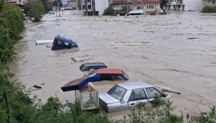 Samsun’da Sel: Evleri Su Bastı, Araçlar Sürüklendi