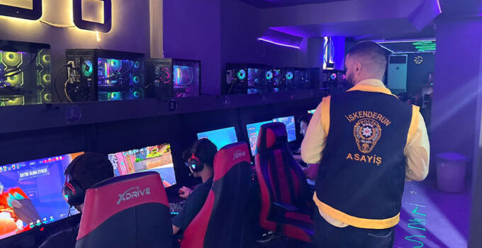 İskenderun’da İnternet Kafe ve Oyun Salonlarına Polis Denetimi