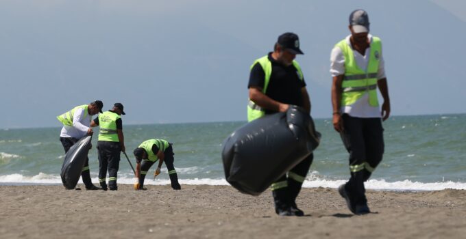 Hatay sahillerinden 11 bin ton atık toplandı
