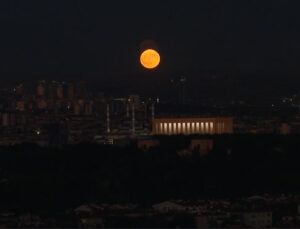 Ankara’da dolunay eşsiz bir manzara oluşturdu! 🌕
