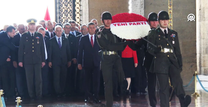 YENİ Parti heyetinden Anıtkabir’e ilk ziyaret