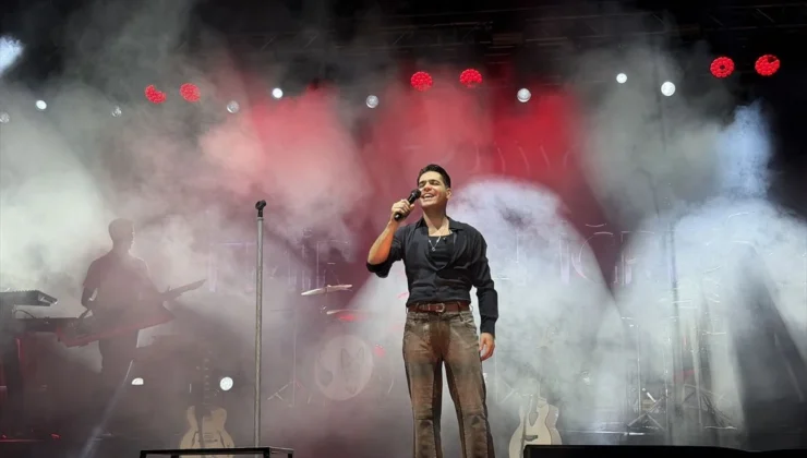 Emir Can İğrek Kırkpınar’da sahne aldı