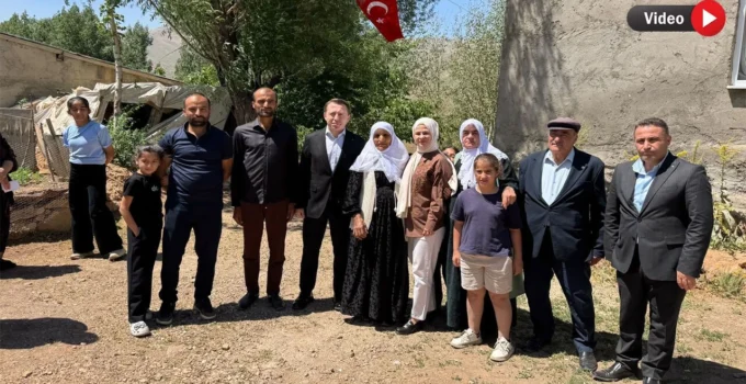Yüksekova Kaymakamı Hülür’den aileye inek desteği