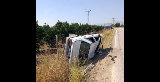 Adana’da 3 kişinin yaralandığı kaza kamerada