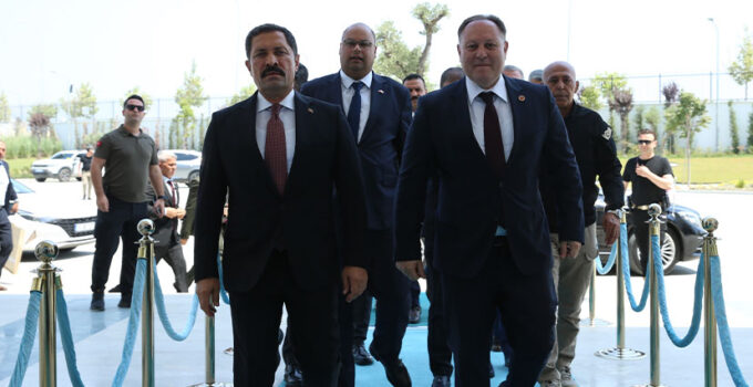 KKTC Meclis Başkanı Öztürkler Hatay Valiliğini ziyaret etti