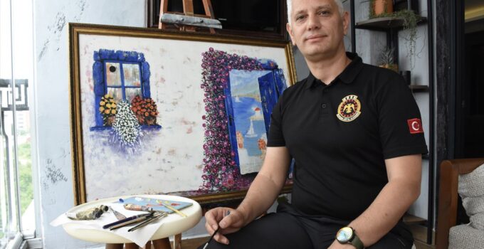 Polis memuru Mehmet Aygün mesai sonrası tuval başında