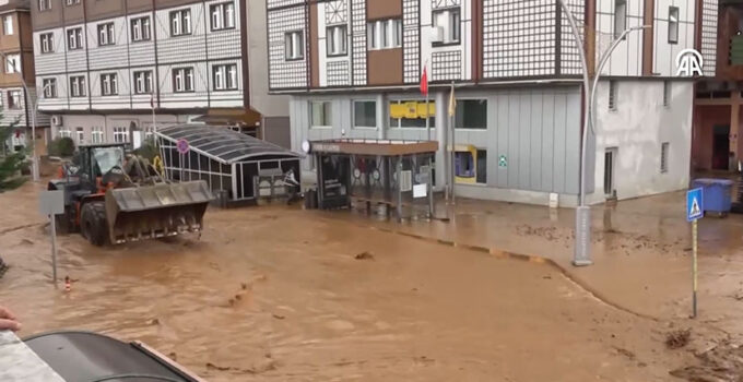 Rize’de Sağanak: Su Baskınları ve Heyelanlar Oluştu